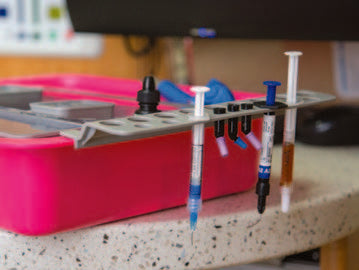 Zirc Syringes Clip-On Holder